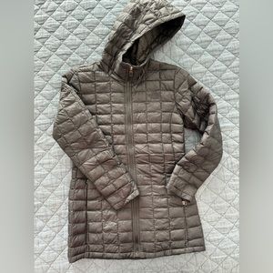 North face girls quilted jacket.